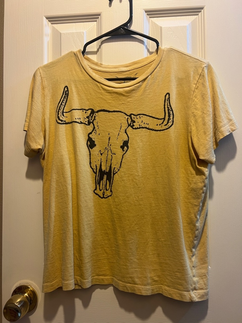 Vintage-Inspired Yellow Short Sleeve Tee with Skull Graphic